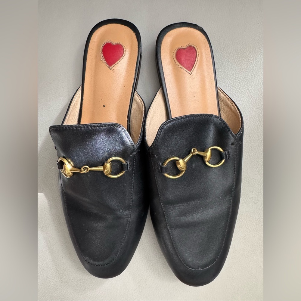 Arqa women's leather slip-on mule flats with gold horsebit US 6.5